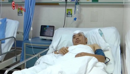 男子聚会上因不喝酒被朋友揍进ICU,头盖骨取出来10多块,打人者哥哥竟说...