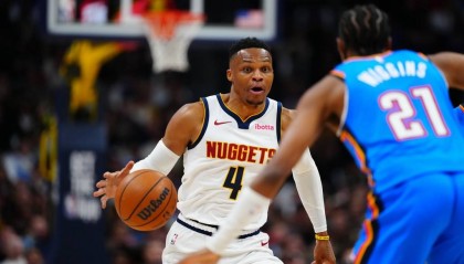 今天10中2！威少生涯效力所有球队首秀均输球