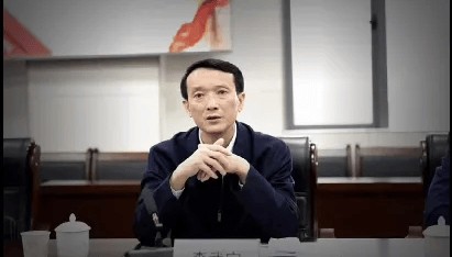 当过市委组织部部长的他,不信组织信关系,结交“政治骗子”