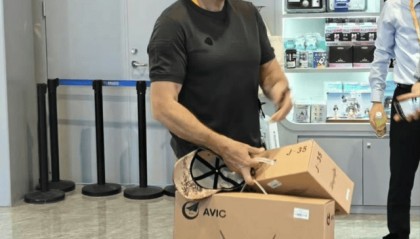 珠海航展首单?俄传奇飞行员买下“歼35”,歼轰7也打上外贸标签