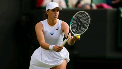 WTA总决赛：斯维亚泰克2-1逆转克娃 高芙2-0佩古拉