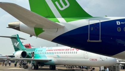 C909正式亮相航展!商飞国产客机命名系列化,ARJ21“更名”