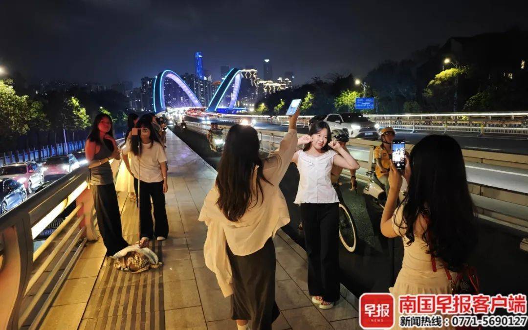 突然爆火！南宁这座桥变身“猫耳朵”，不少人扎堆打卡