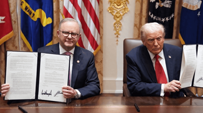 警报拉响！澳大利亚军机无视警告再闯南海，解放军紧急出动，发射干扰弹，事情果然不简单