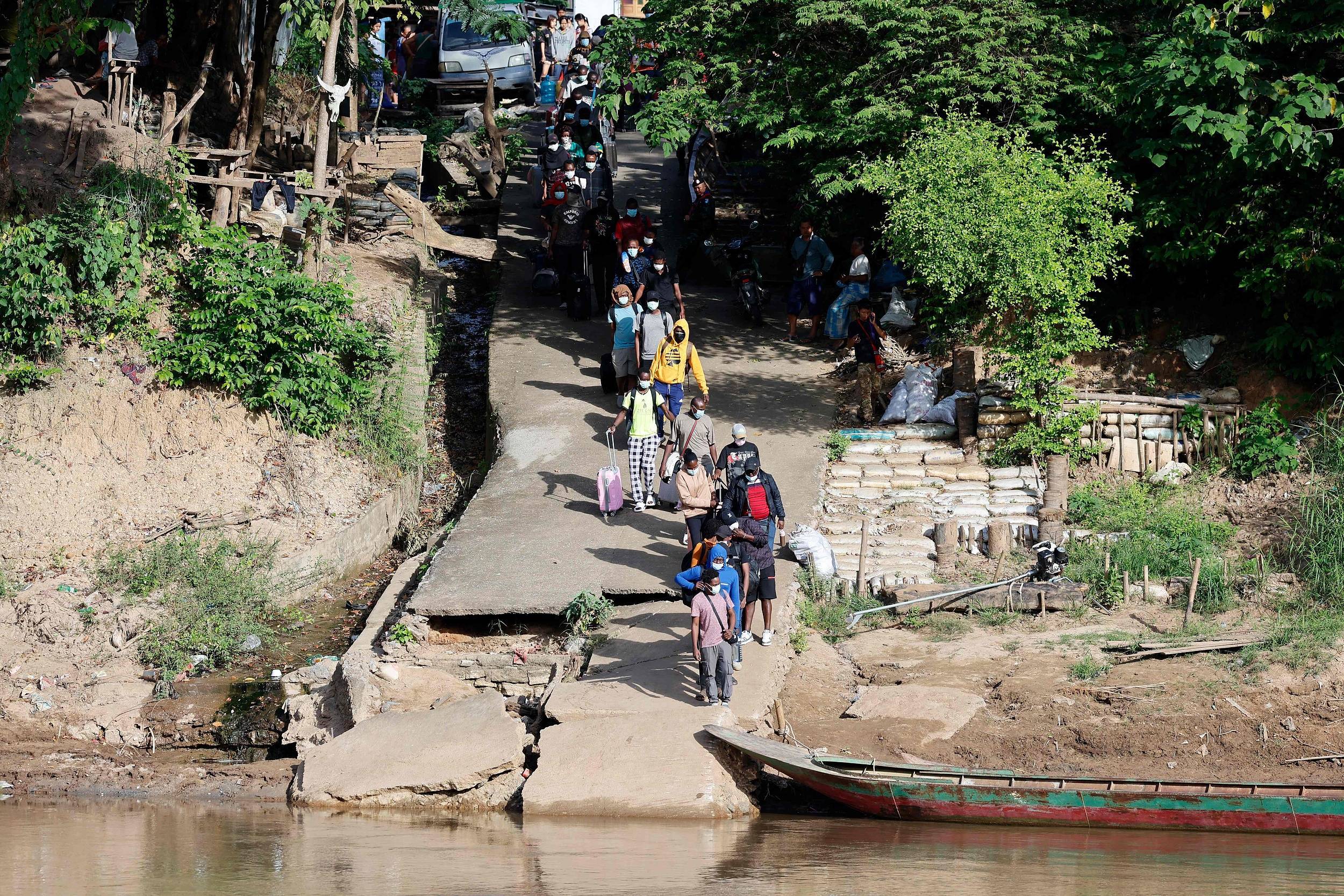 进度已超三分之二，缅甸军方称拆除KK园区148栋建筑