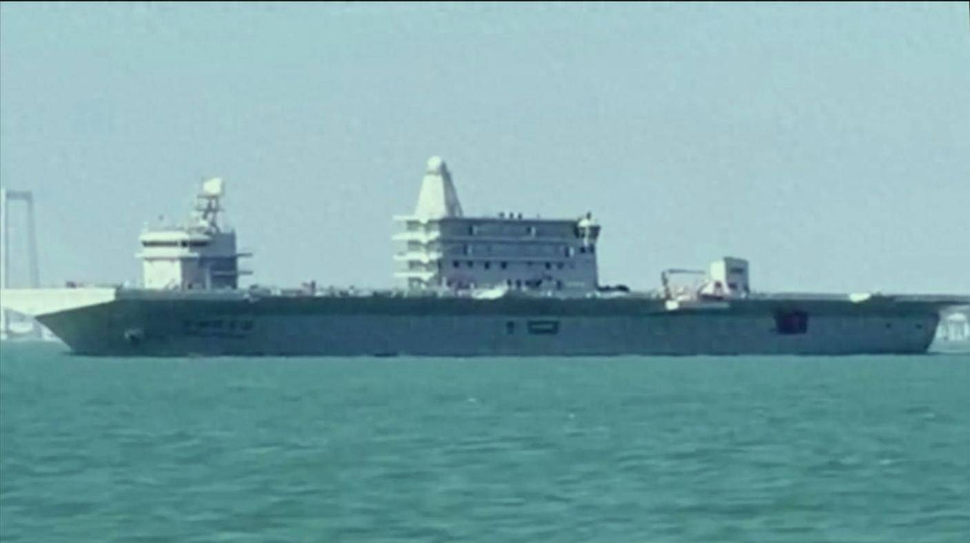 三舰岛设计，让人更迷茫，美媒：令人费解的中国迷你航母全球领先